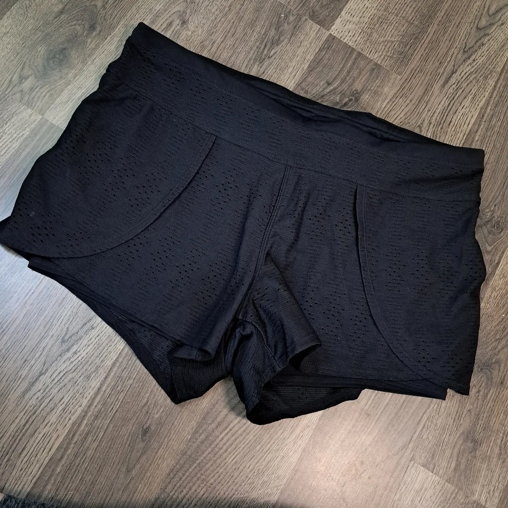 Athleta Prism 2 in 1 Black Built in Shorts Pull-On Women Size Large
